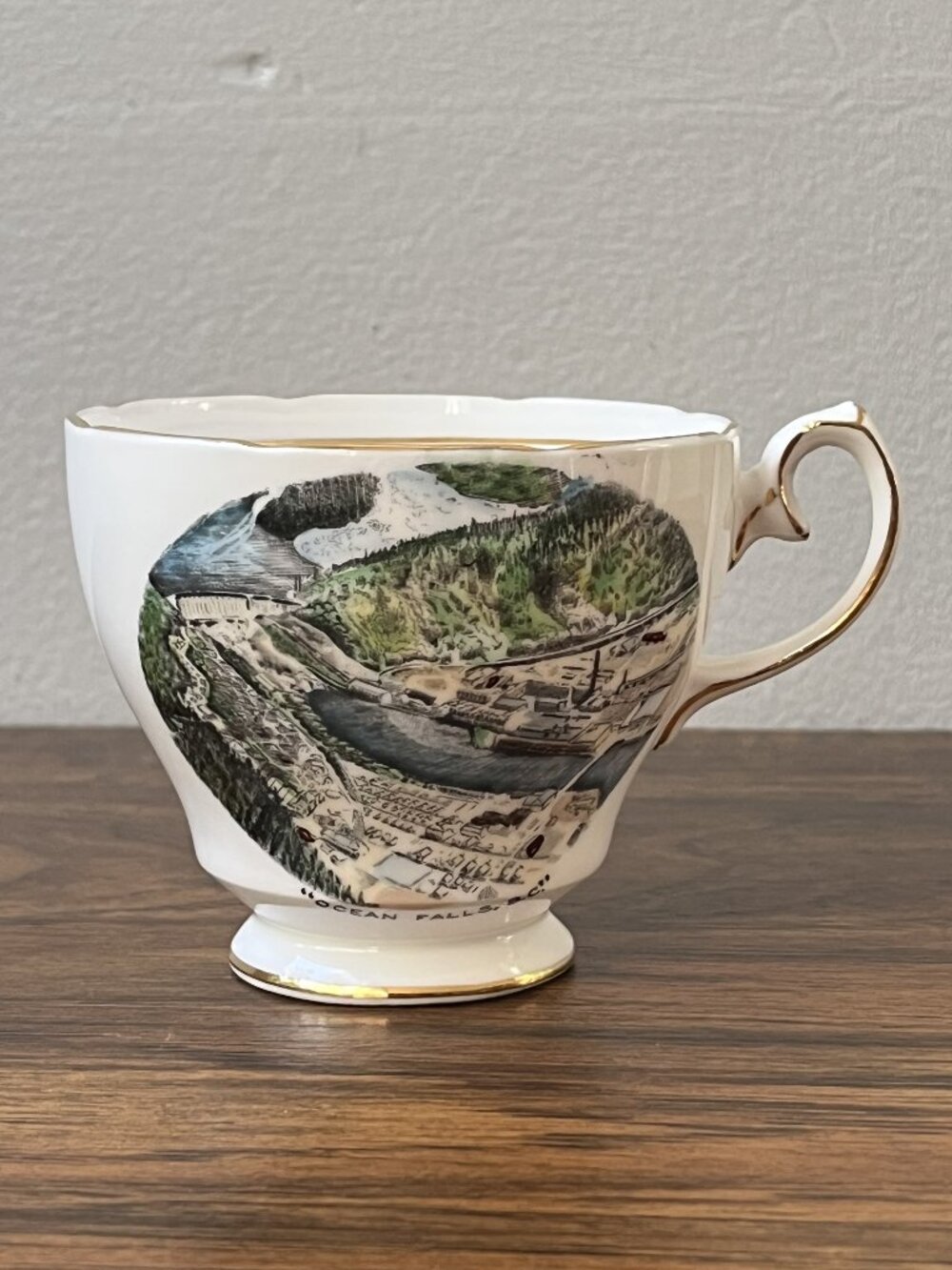 Gladstone Bone China Tea Cup Ocean Falls B.C. Souvenir Mid-Century с.1950s